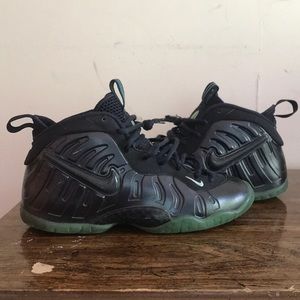 I am selling Navy blue and green foamposites